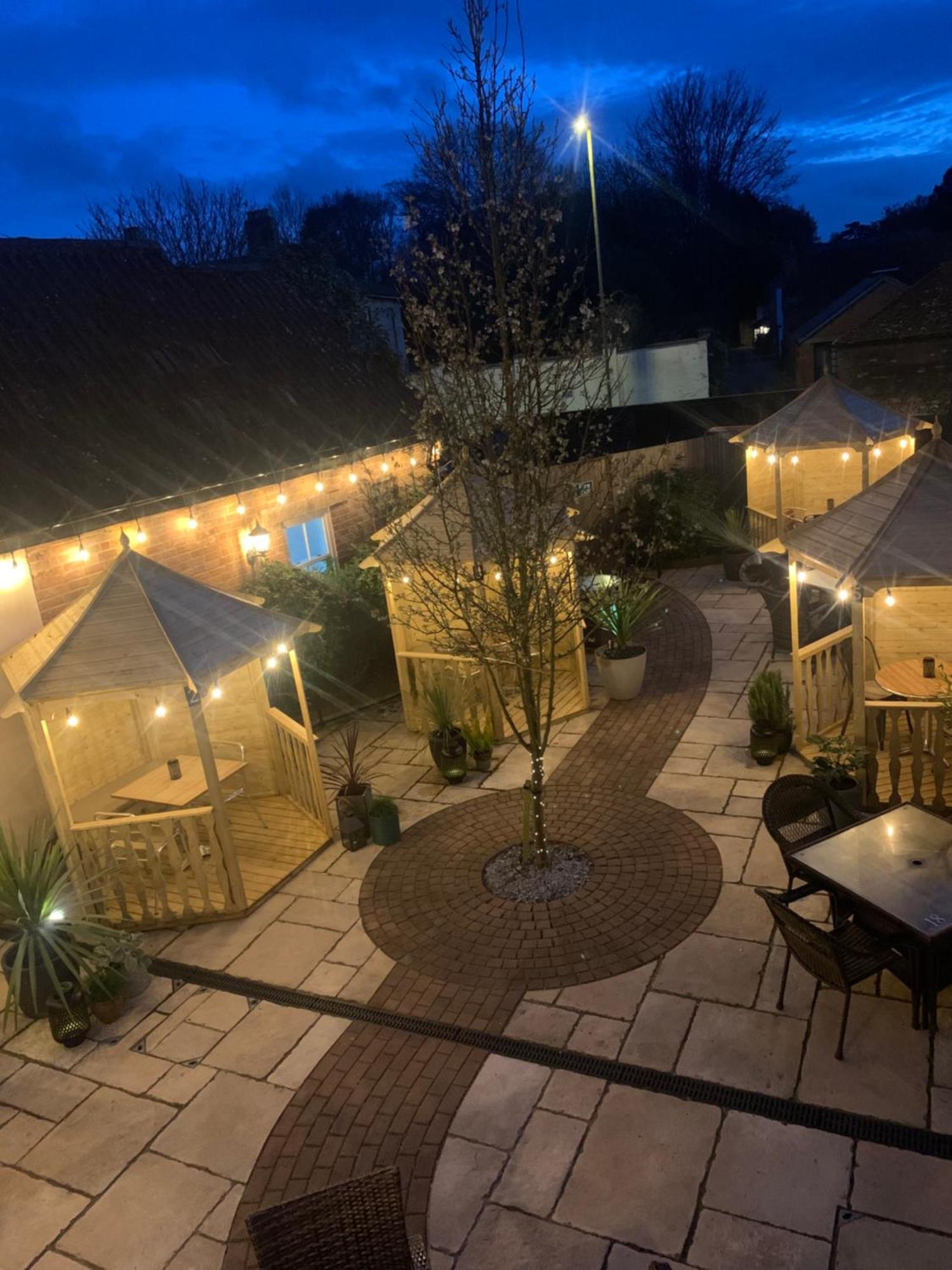 Greyhound Inn Wilton Wilton  Εξωτερικό φωτογραφία
