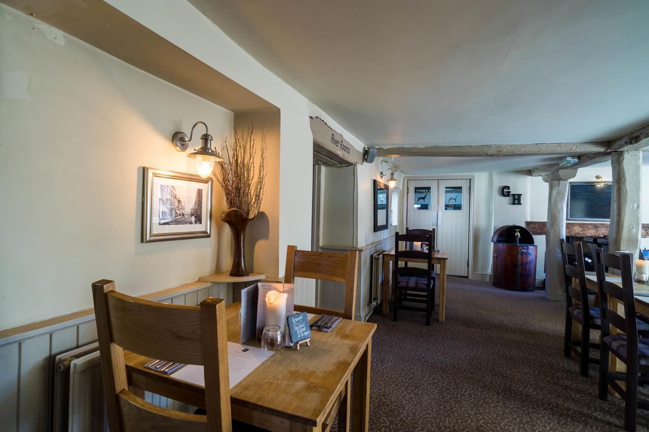 Greyhound Inn Wilton Wilton  Εξωτερικό φωτογραφία